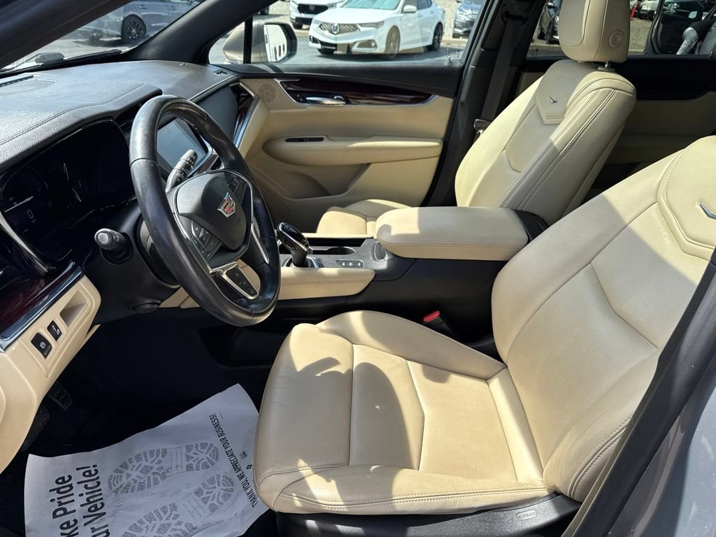 Used 2018 Cadillac XT5 Luxury w/ Driver Awareness Package AWD/4WD image 28