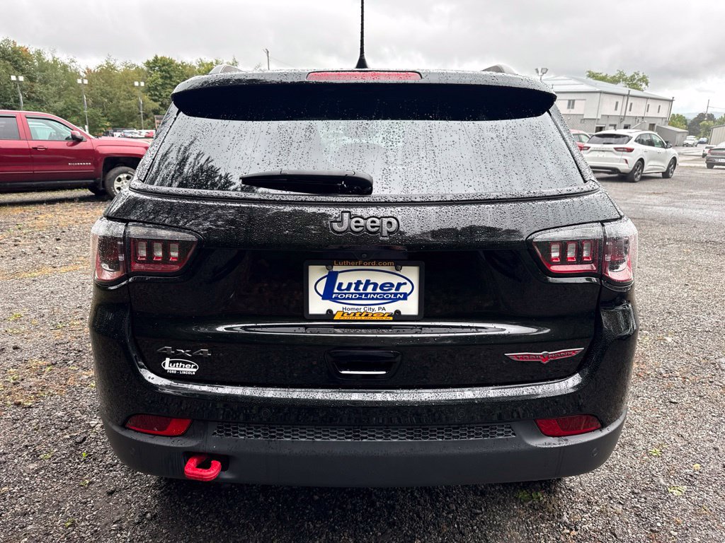 Used 2025 Jeep Compass Trailhawk AWD/4WD image 6
