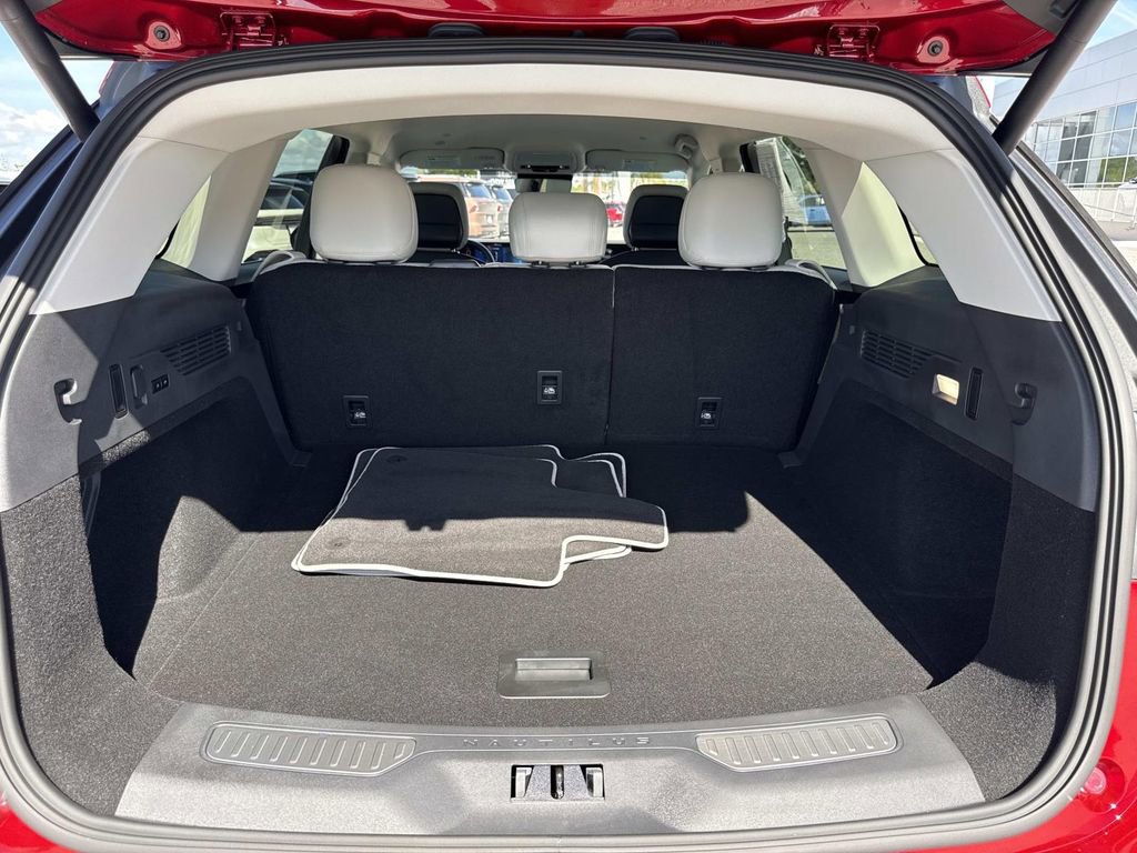 Certified 2026 Lincoln Nautilus Premier AWD/4WD image 11