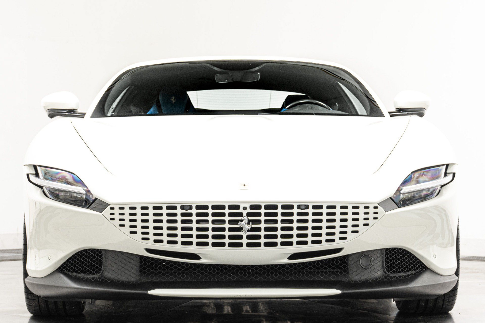 Used 2022 Ferrari Roma RWD image 4