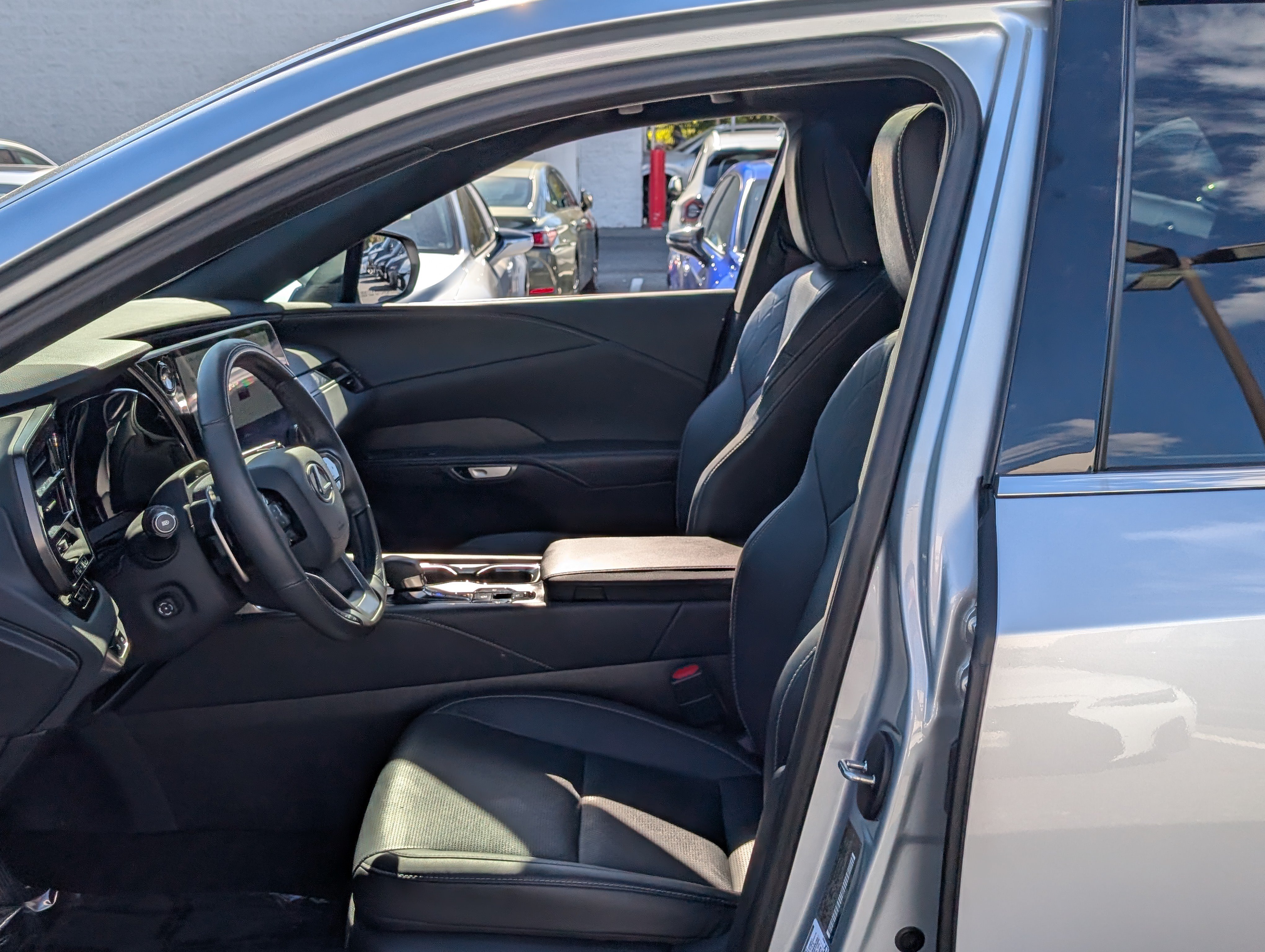 Used 2025 Lexus RX 350 w/ Convenience Package AWD/4WD image 16