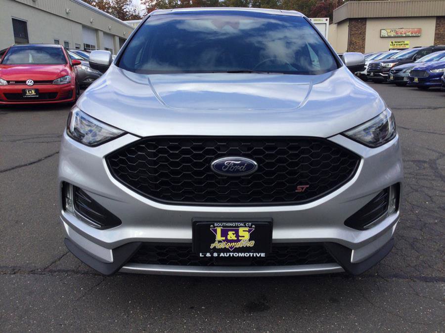 Used 2019 Ford Edge ST w/ Cold Weather Package image 2