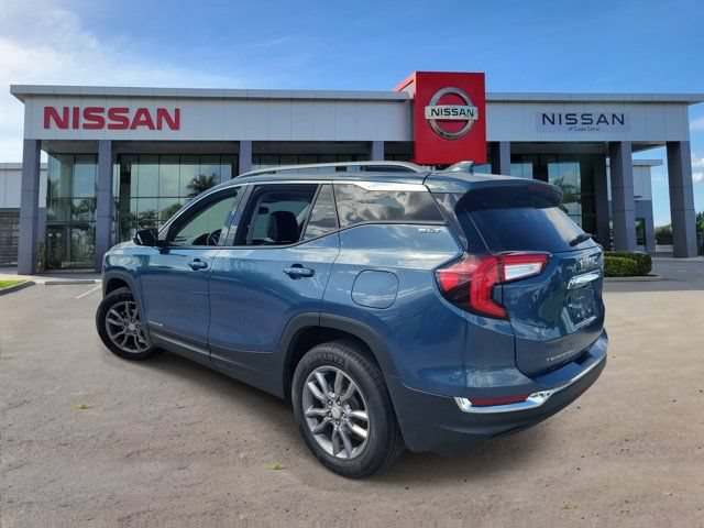 Used 2024 GMC Terrain SLT FWD image 4