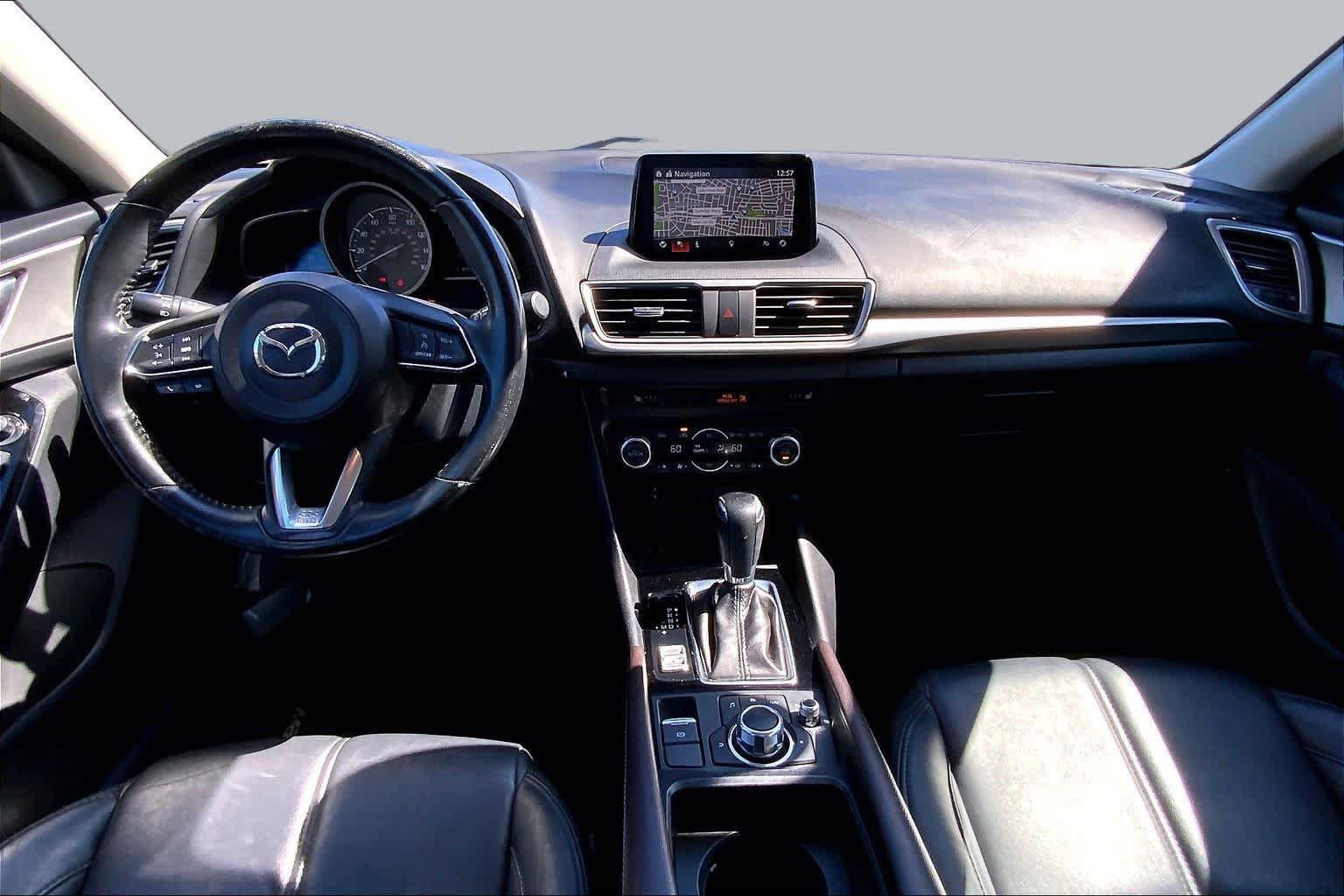 Used 2018 MAZDA MAZDA3 Touring FWD image 14