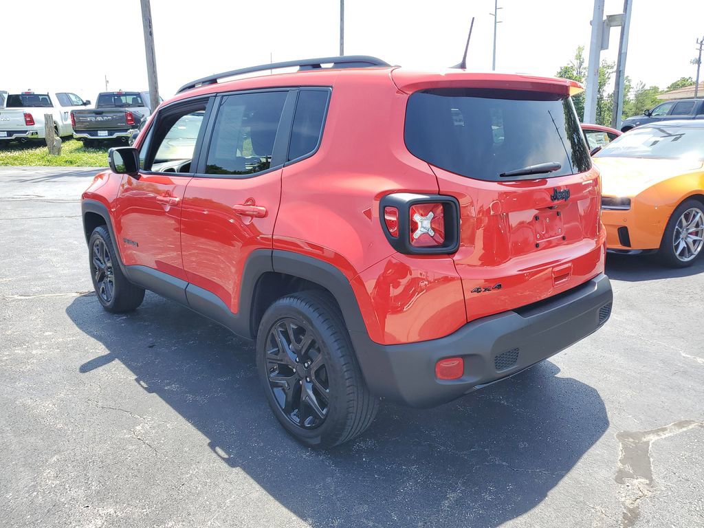Certified 2022 Jeep Renegade Altitude w/ Sun/Sound Group AWD/4WD image 3