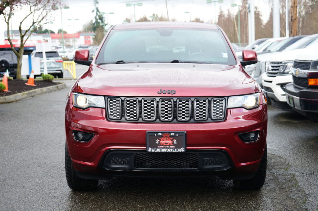 Used 2018 Jeep Grand Cherokee Altitude image 9