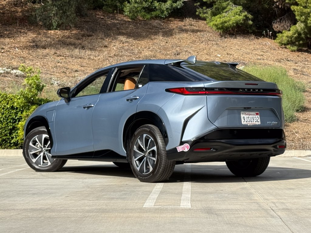 Certified 2023 Lexus RZ 450e Premium w/ Technology Package AWD/4WD image 2