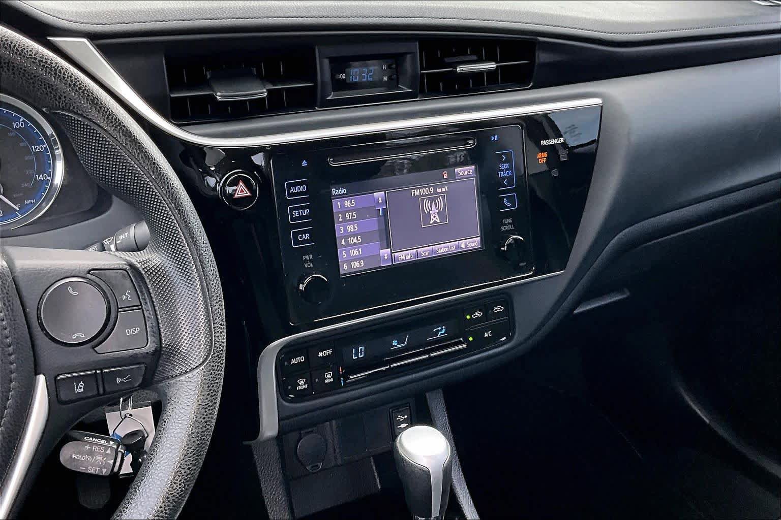 Used 2017 Toyota Corolla LE FWD image 7