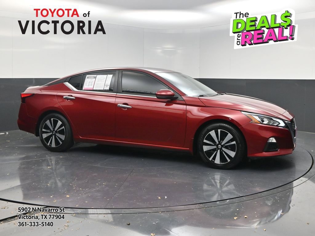 Used 2022 Nissan Altima 2.5 SV w/ SV Premium Package image 1