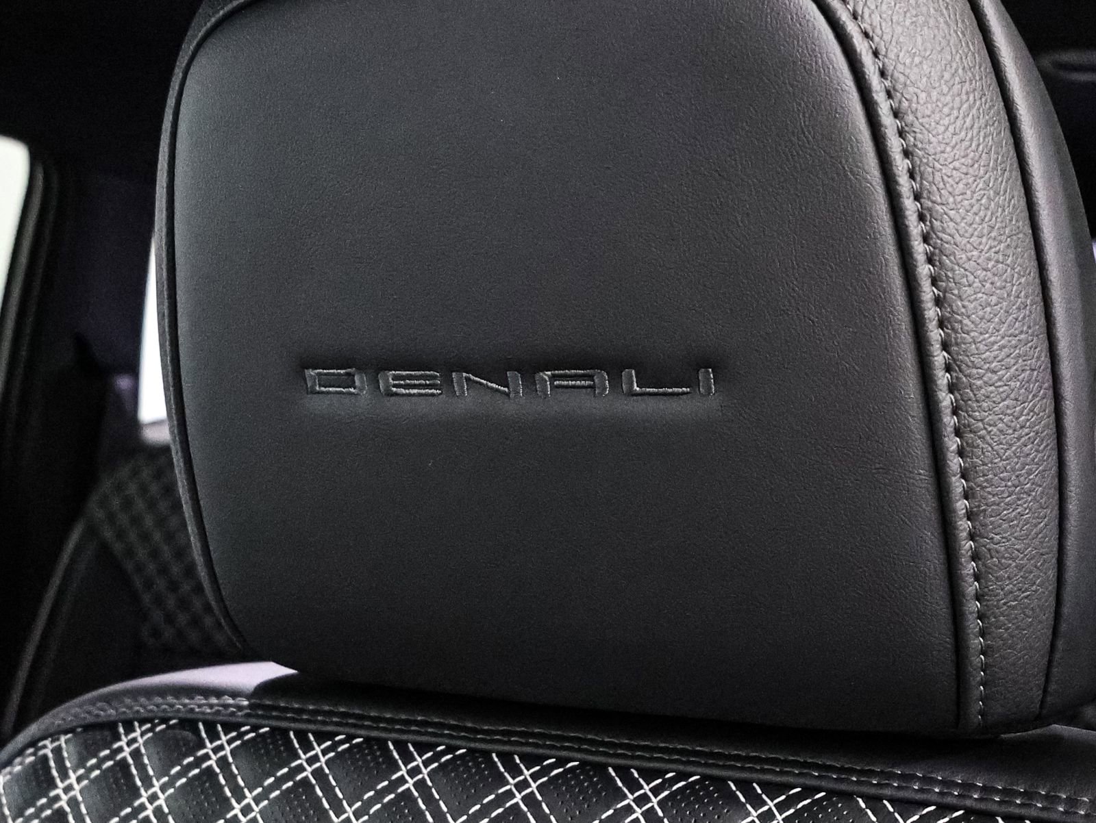 New 2026 GMC Acadia Denali w/ Super Cruise Package image 23