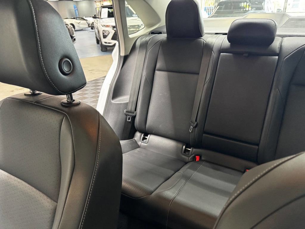 Used 2019 Volkswagen Jetta SE image 36