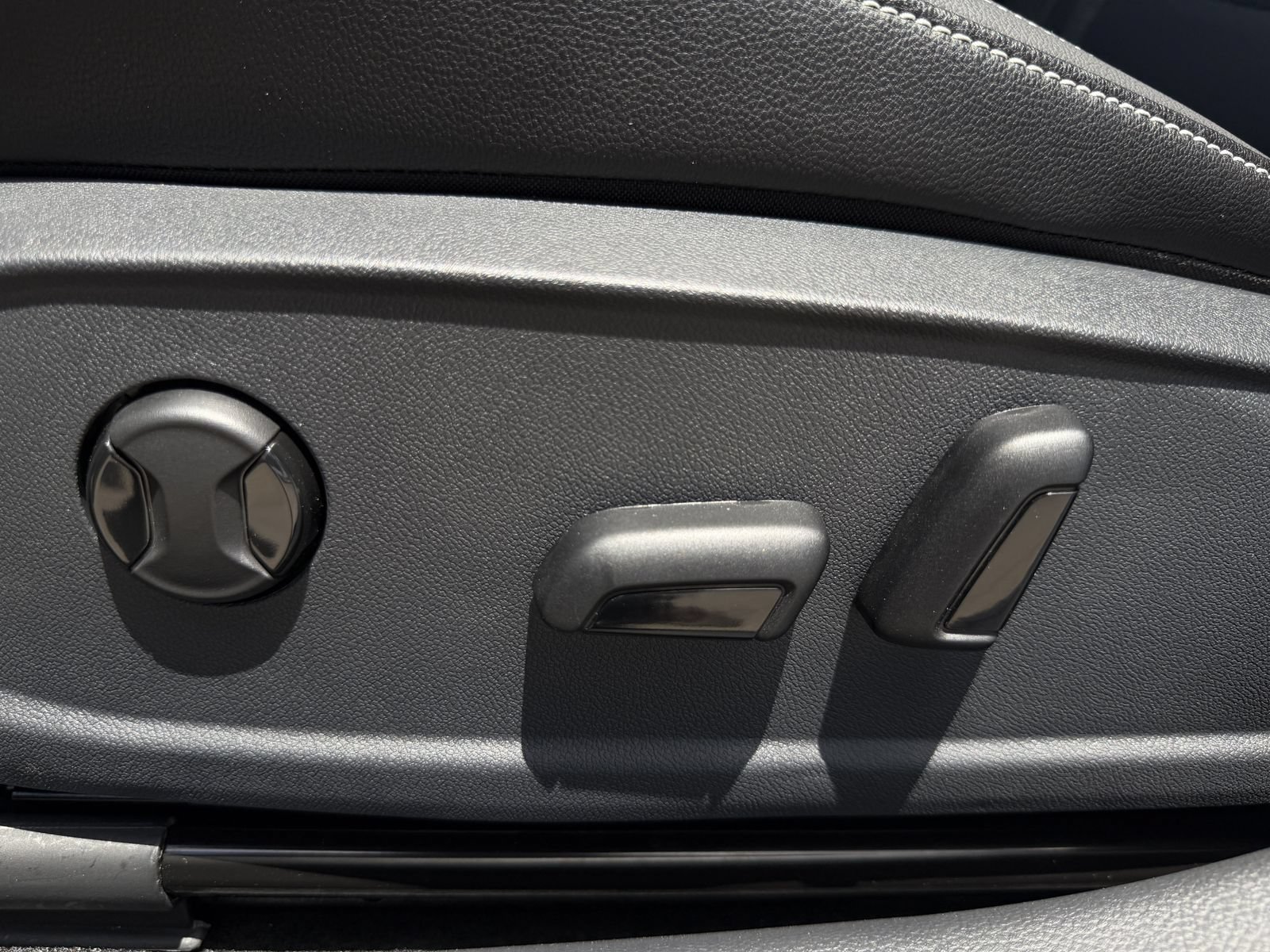 New 2026 Volkswagen Jetta SE FWD image 26