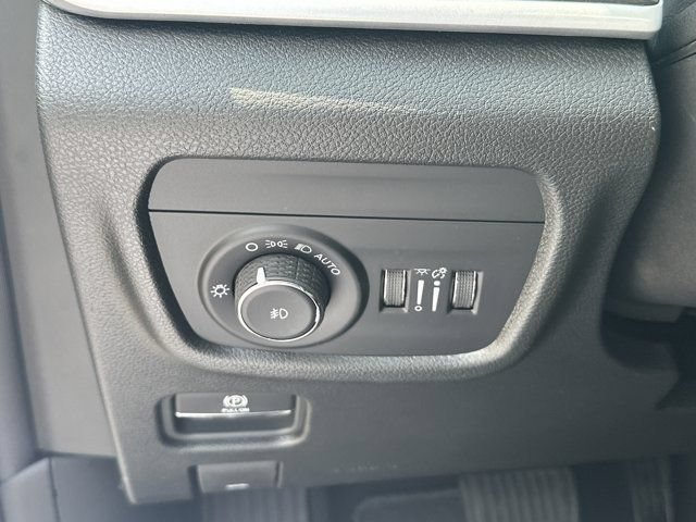 New 2026 Jeep Grand Cherokee Limited RWD image 21