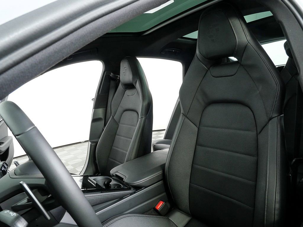 New 2026 Porsche Panamera image 5