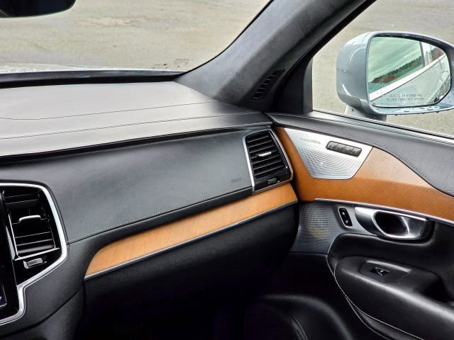 Used 2017 Volvo XC90 T8 Excellence image 22