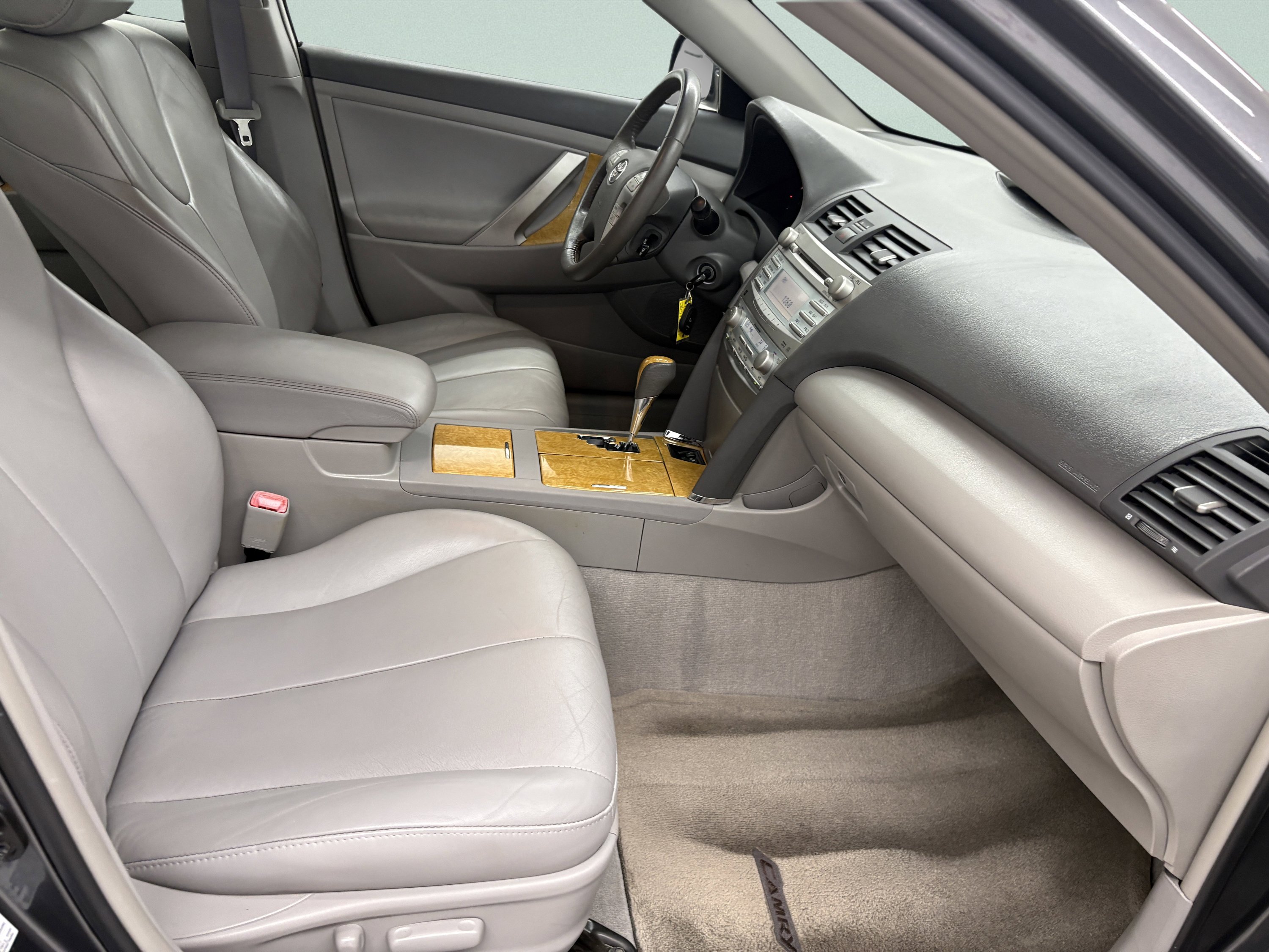 Used 2007 Toyota Camry XLE FWD image 19