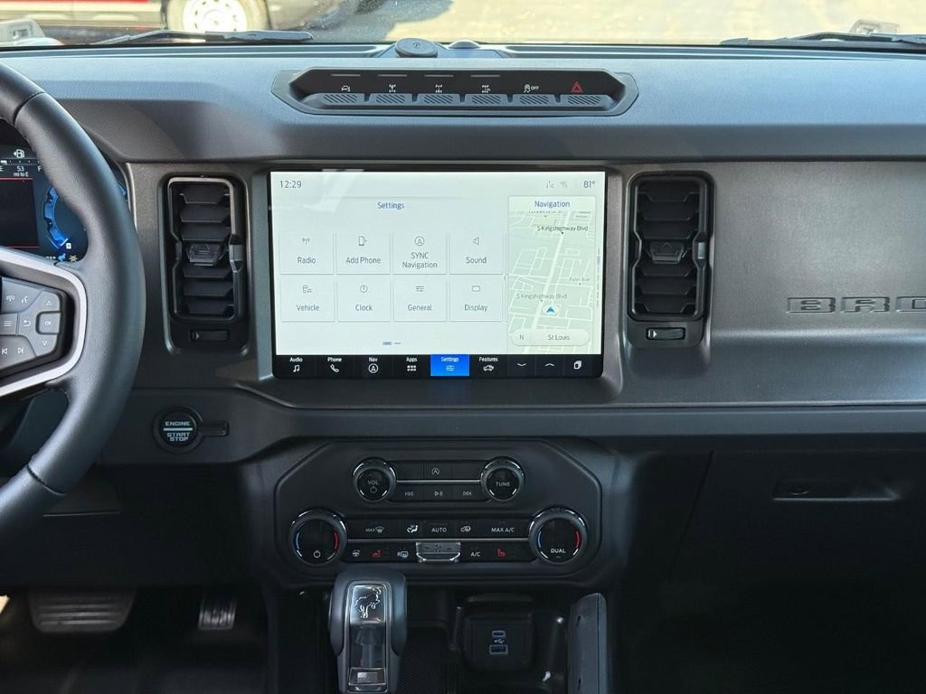 New 2025 Ford Bronco Badlands image 8