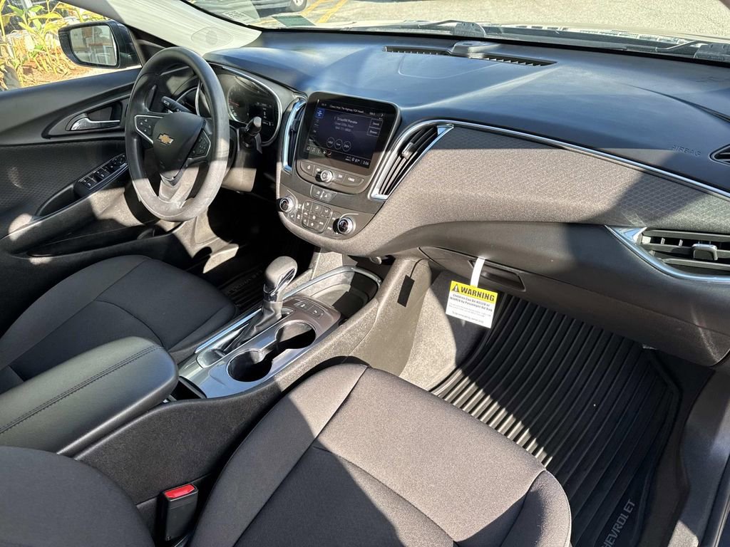 Used 2021 Chevrolet Malibu LT image 13