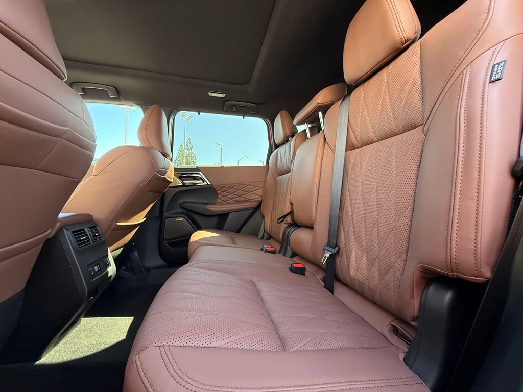New 2026 Mitsubishi Outlander SEL FWD image 39