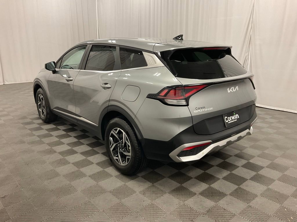 Used 2024 Kia Sportage LX image 3