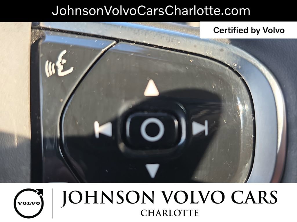 Certified 2025 Volvo XC90 B6 Plus image 28