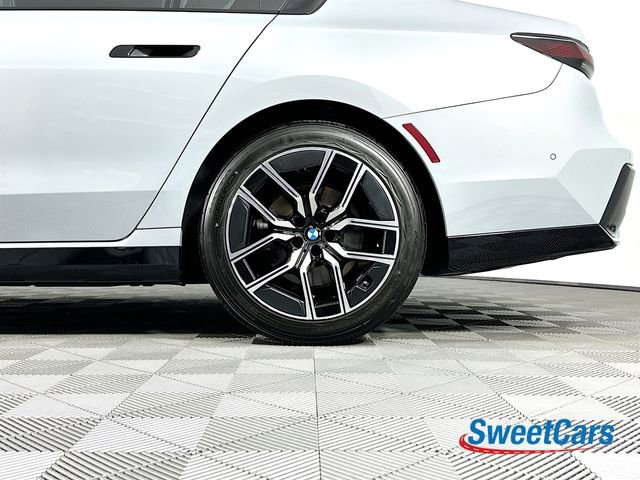 Used 2025 BMW 740i xDrive image 53