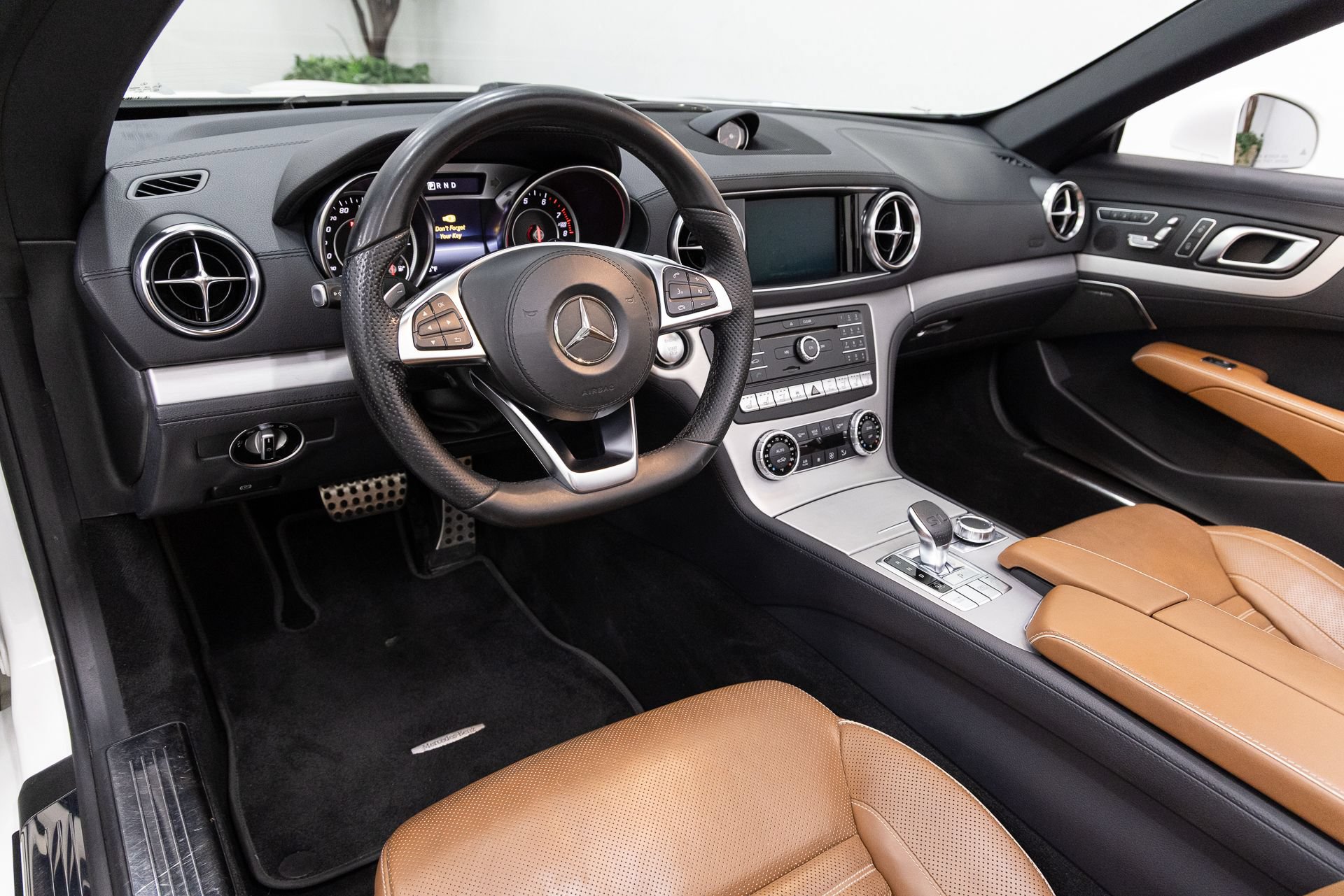 Used 2017 Mercedes-Benz SL 450 image 6