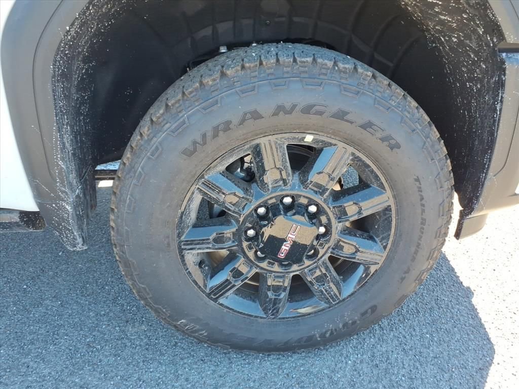 New 2026 GMC Sierra 2500 AT4 w/ AT4 Premium Plus Package image 9