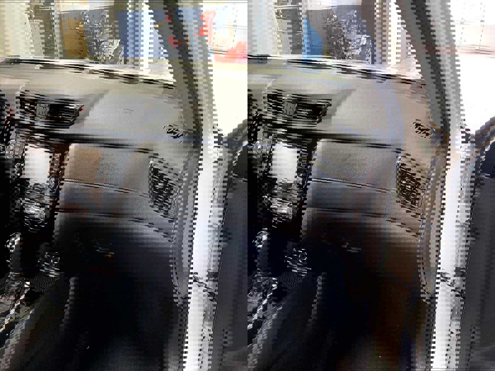 Used 2018 Nissan Rogue SV w/ Premium Package AWD/4WD image 13