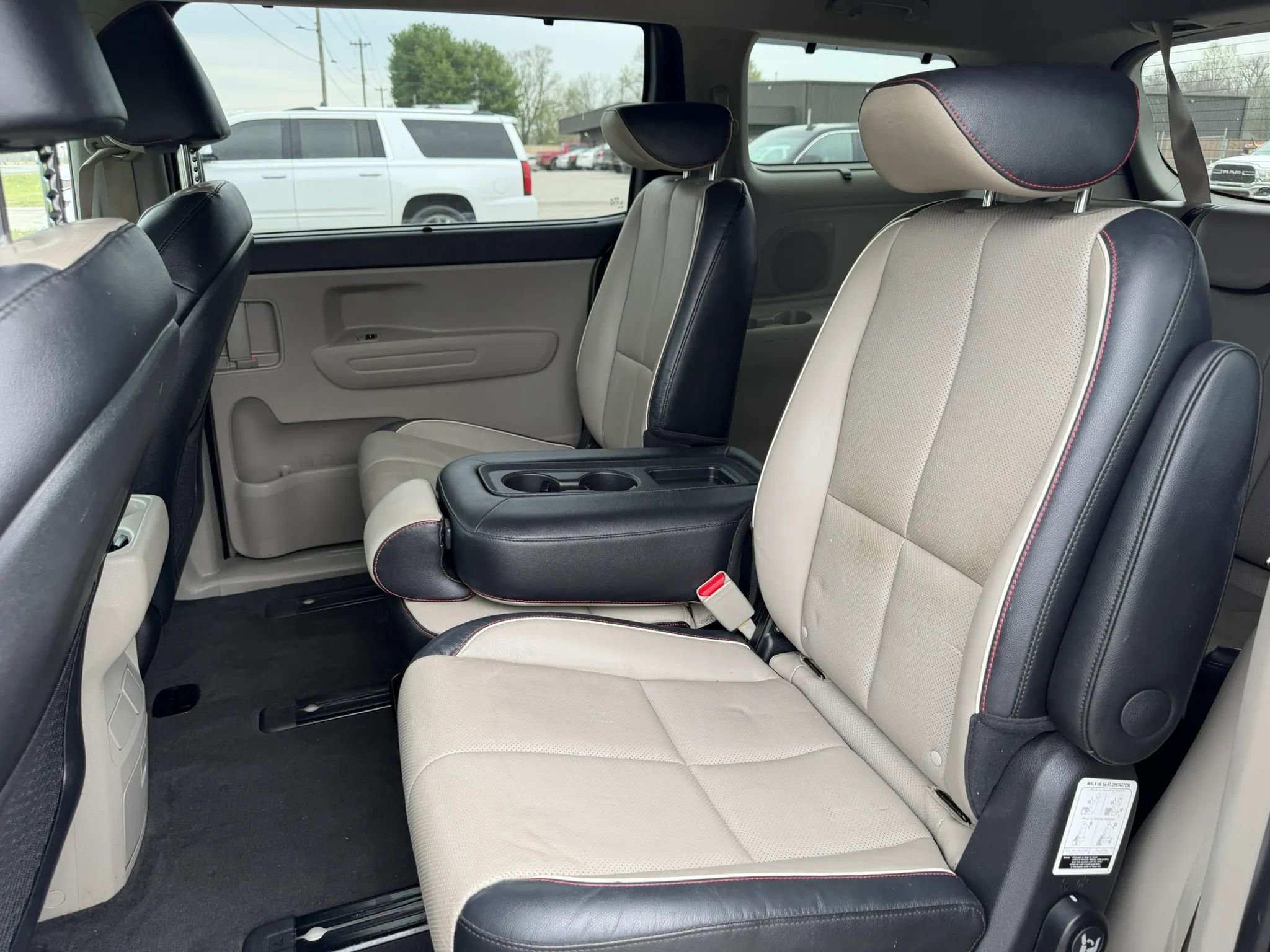 Used 2019 Kia Sedona EX image 13