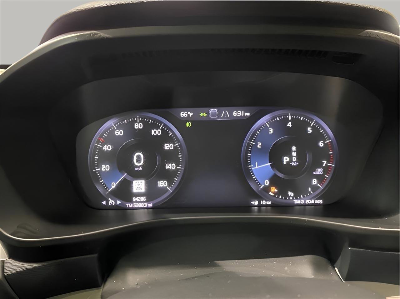 Used 2022 Volvo XC40 T5 Momentum image 17