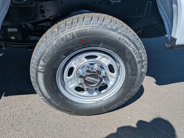 New 2026 Ford F250 XL w/ XL Chrome Package image 23