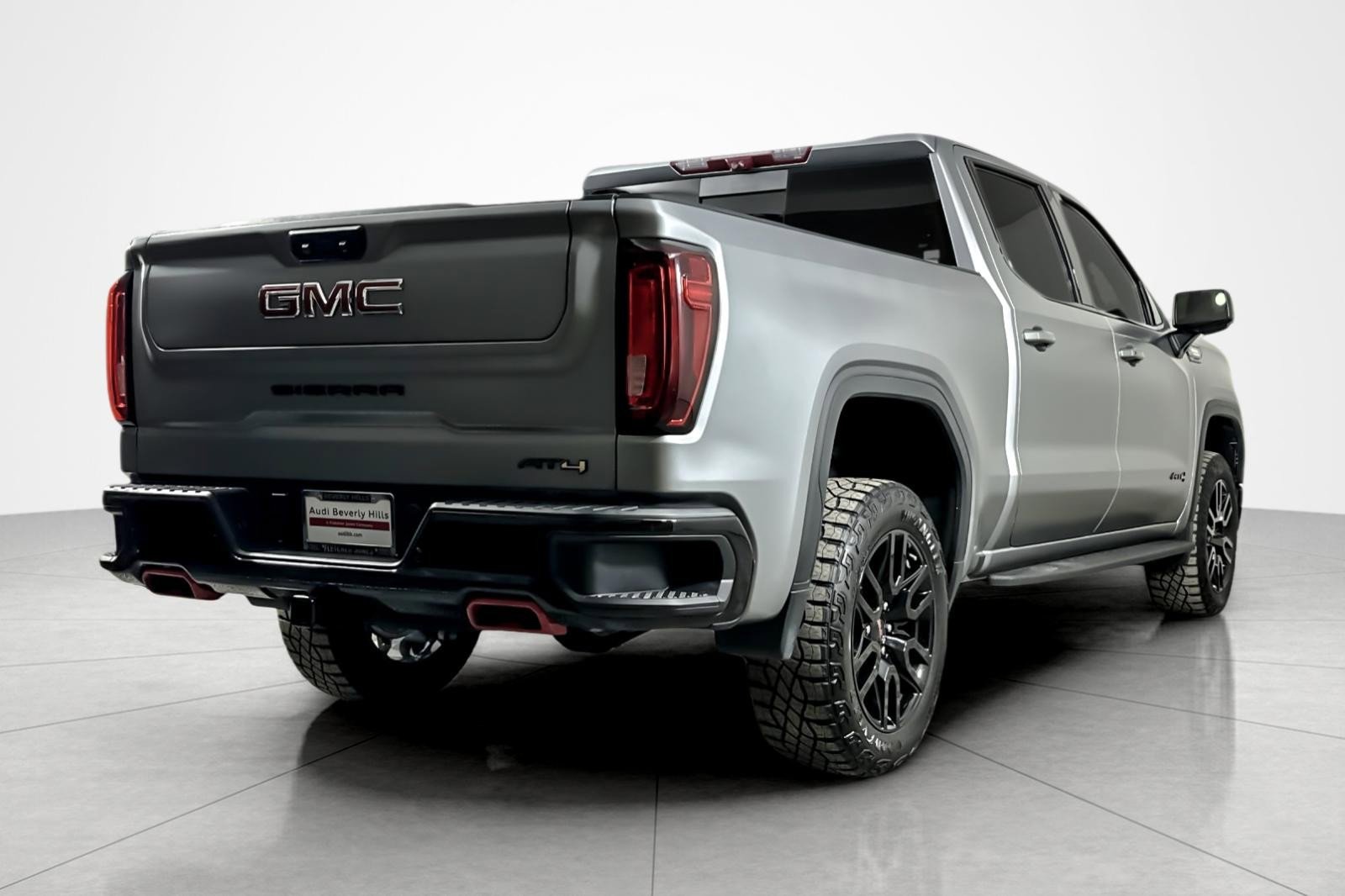 Used 2023 GMC Sierra 1500 AT4 w/ AT4 Premium Package image 5