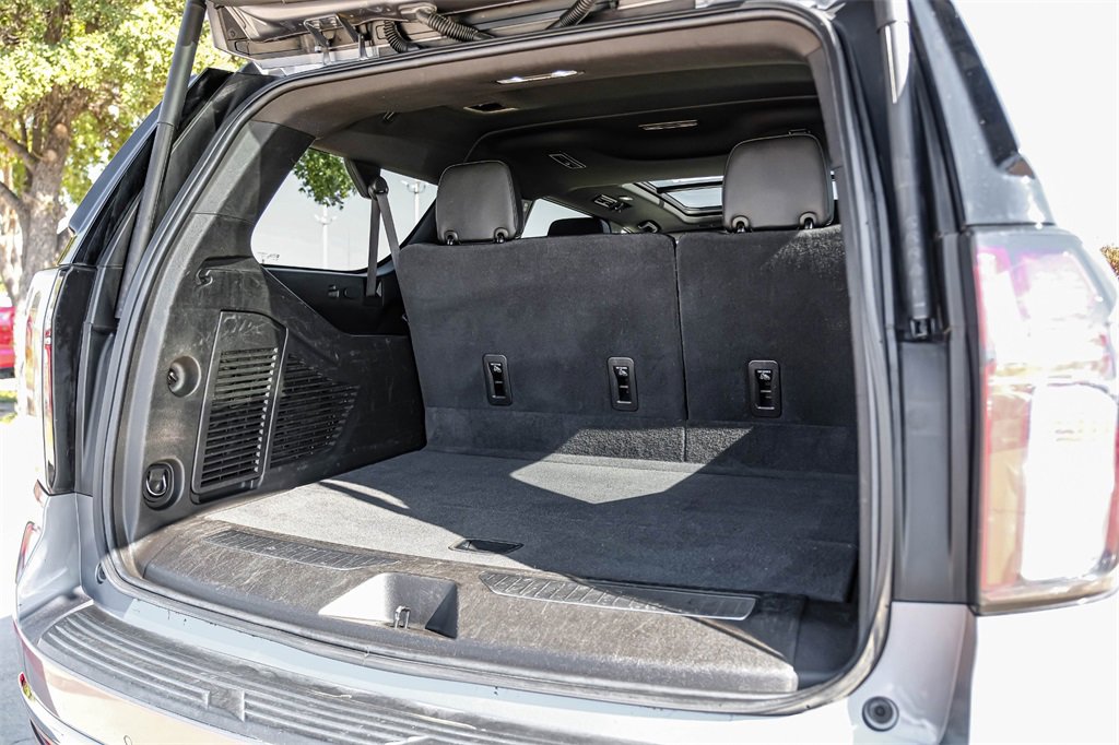 Used 2021 Chevrolet Suburban Premier w/ Premium Package image 59