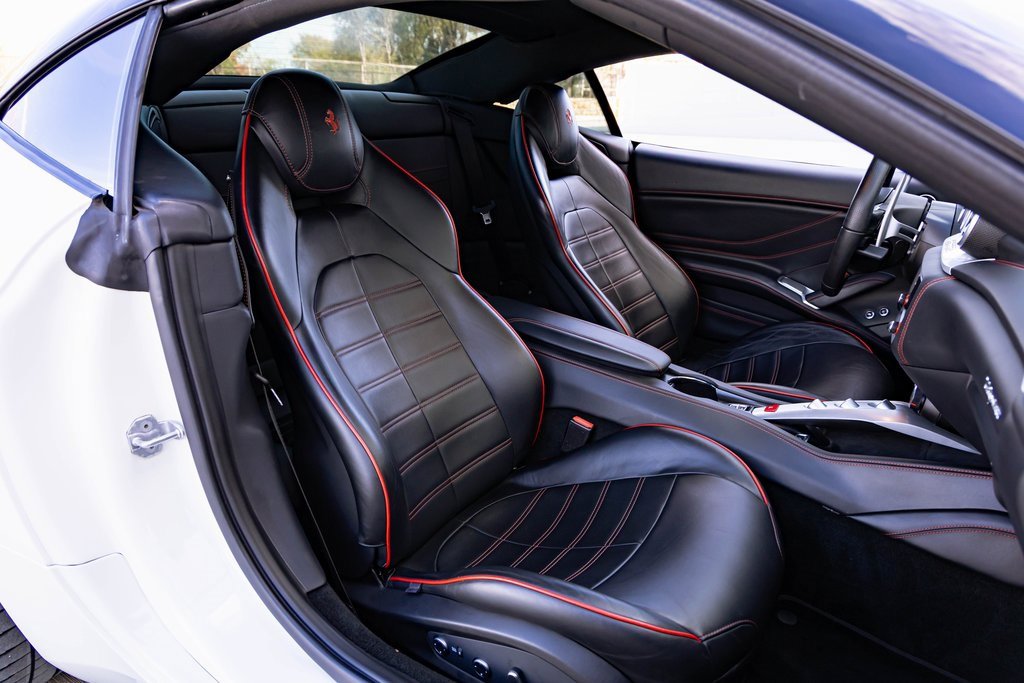 Used 2016 Ferrari California T image 30