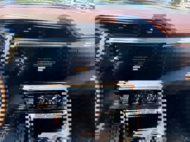 Used 2024 GMC Sierra 3500 Denali w/ Denali Reserve Package image 19