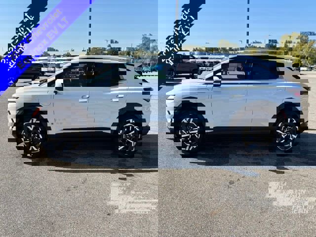 New 2026 Chevrolet Equinox EV LT image 2