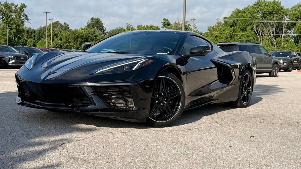 Used 2024 Chevrolet Corvette Stingray Coupe w/ 1LT RWD image 3
