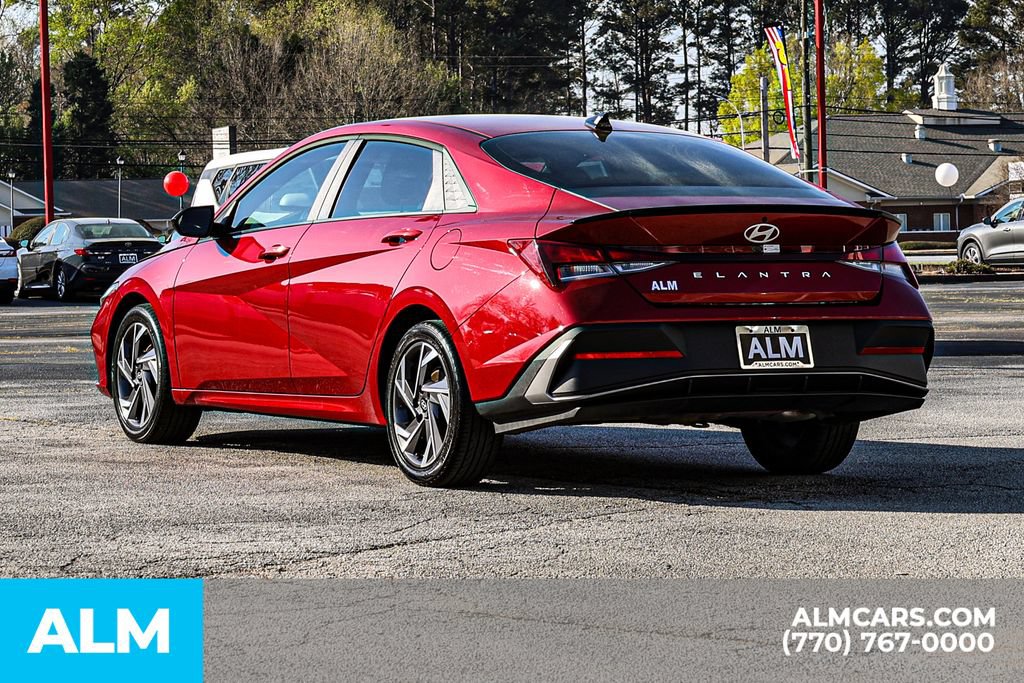 Used 2025 Hyundai Elantra Sport FWD image 6