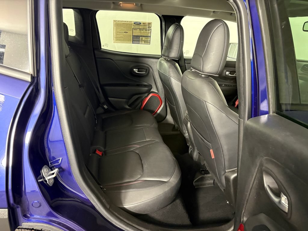 Used 2018 Jeep Renegade Trailhawk AWD/4WD image 33