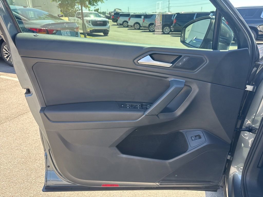 Used 2019 Volkswagen Tiguan SEL FWD image 10