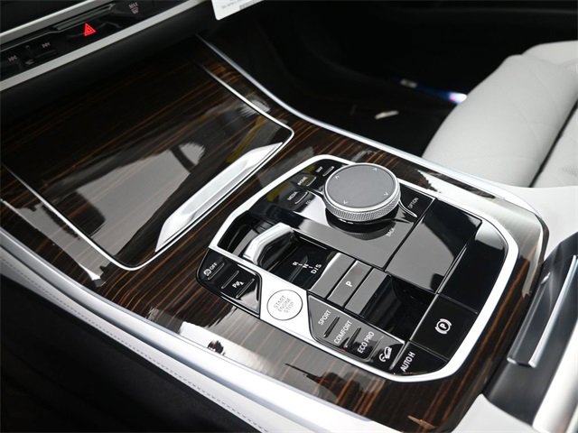 Used 2026 BMW X5 xDrive40i w/ Climate Comfort Package image 31