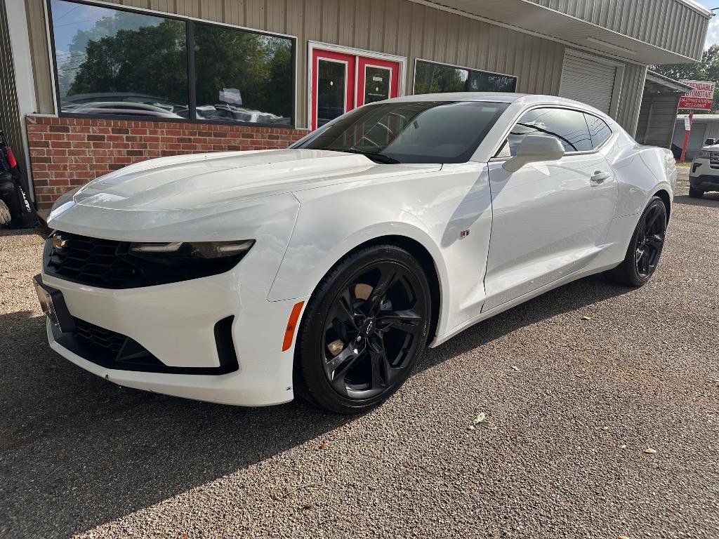 Used 2020 Chevrolet Camaro LT w/ Technology Package RWD image 27
