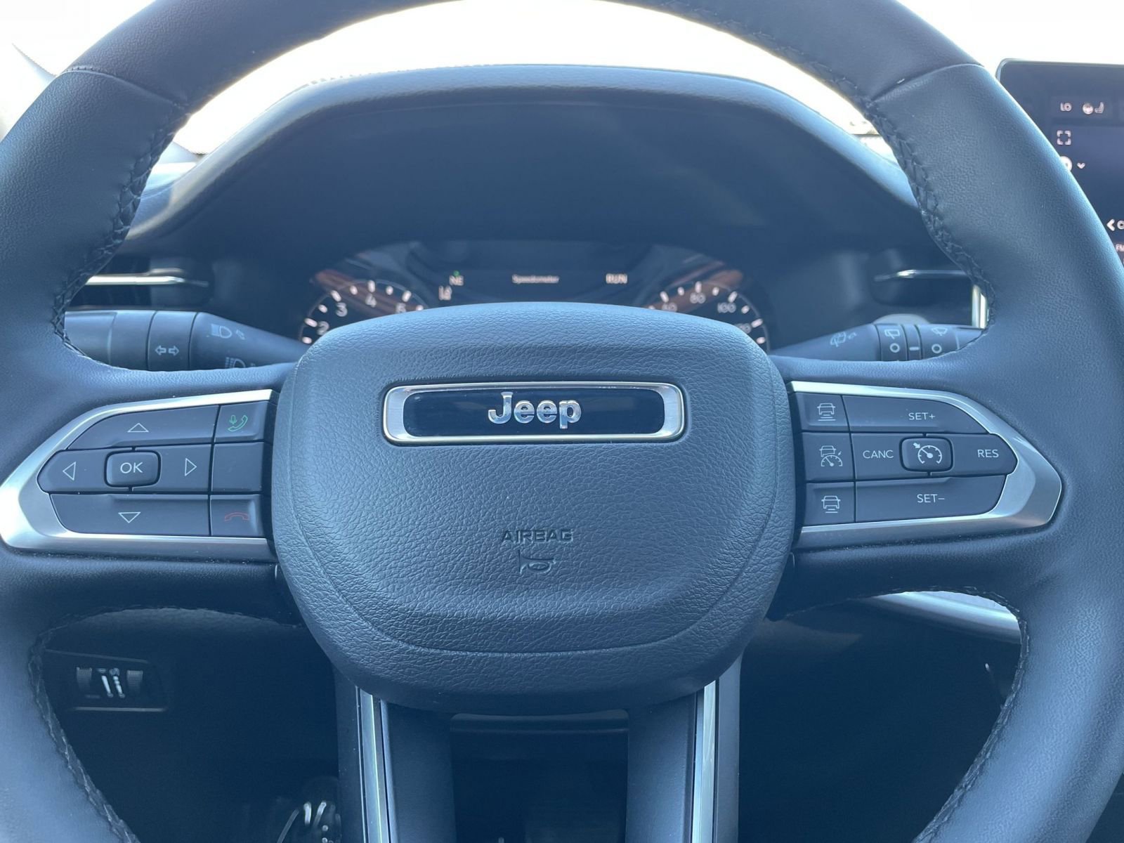 Used 2025 Jeep Compass Limited image 21