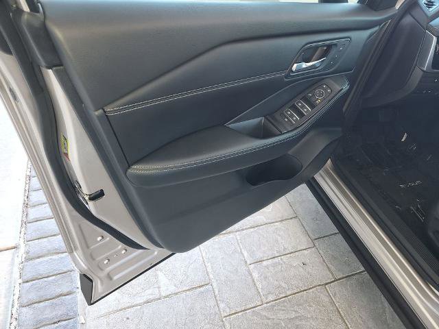 Certified 2024 Nissan Rogue SL w/ SL Premium Package image 30