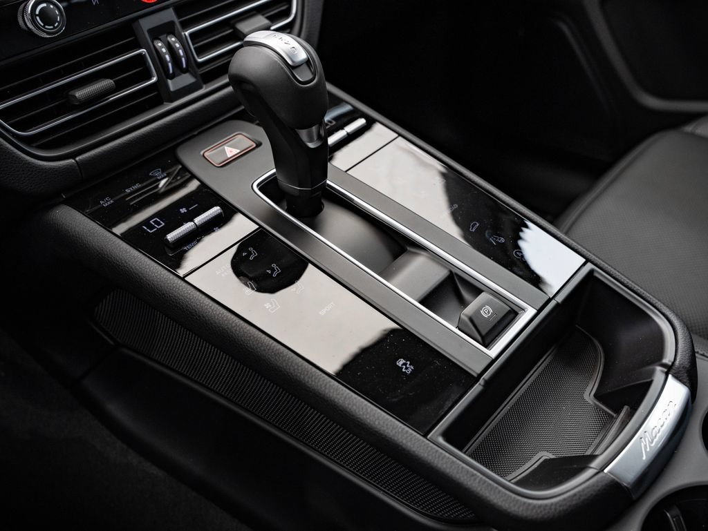 New 2026 Porsche Macan AWD/4WD image 35