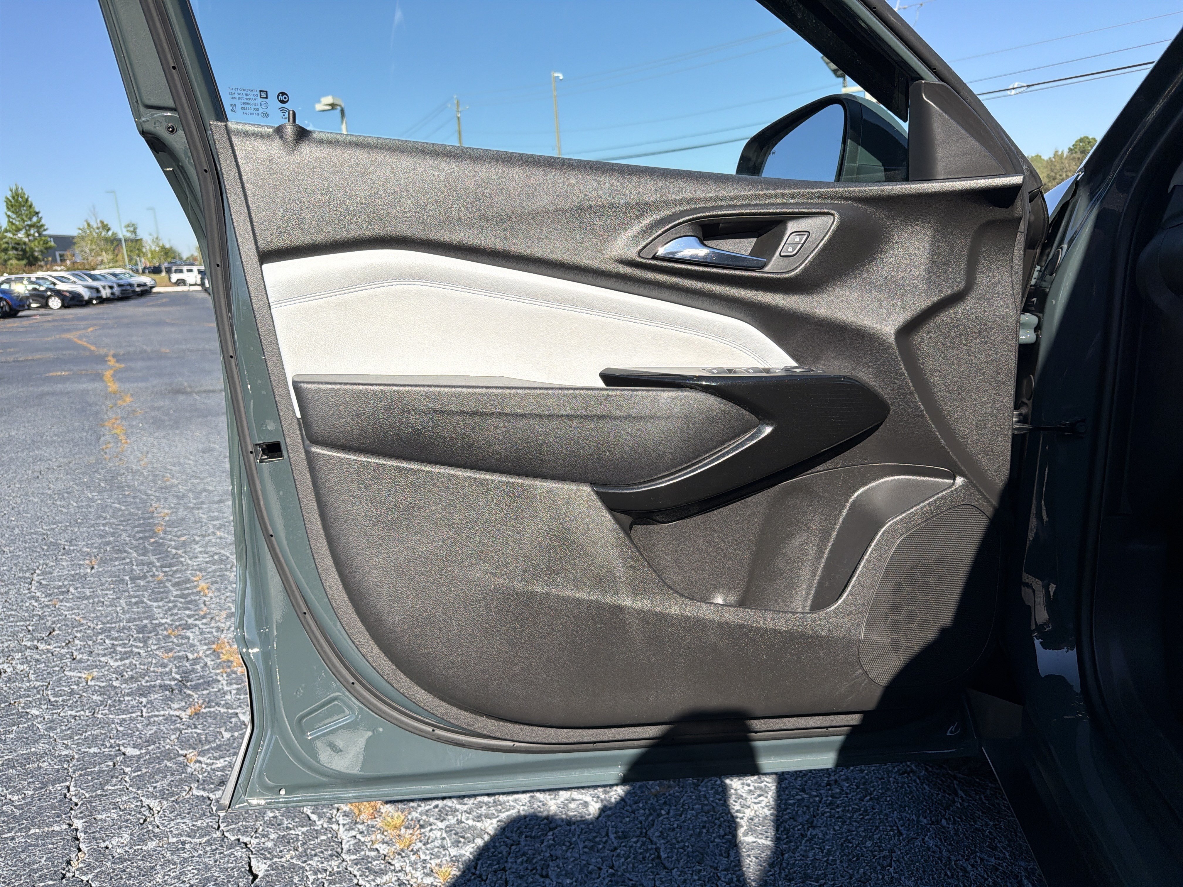 Used 2025 Chevrolet Trax LT w/ Driver Confidence Package FWD image 10