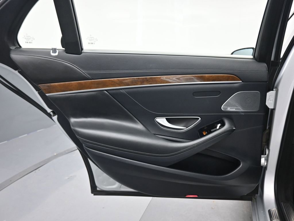 Used 2016 Mercedes-Benz S 550 4MATIC Sedan image 33