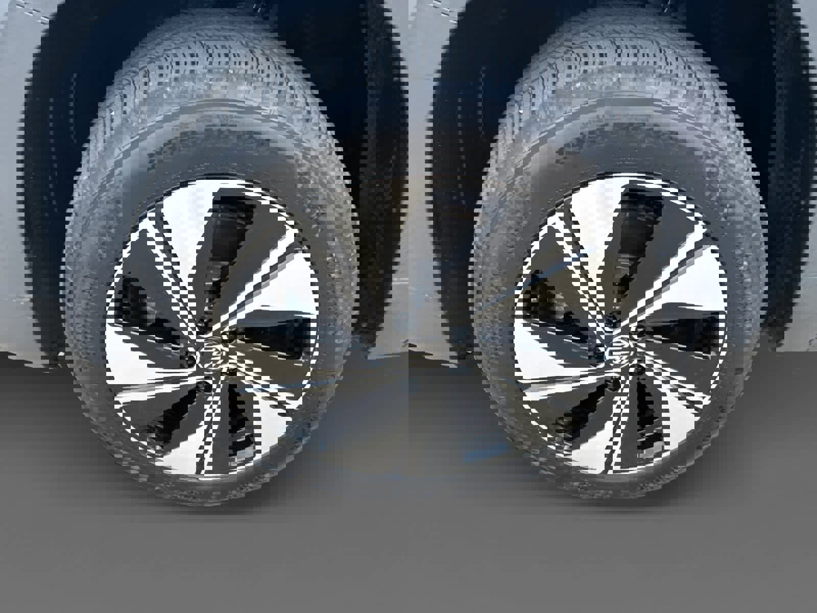 Certified 2024 Volkswagen Taos SE image 8