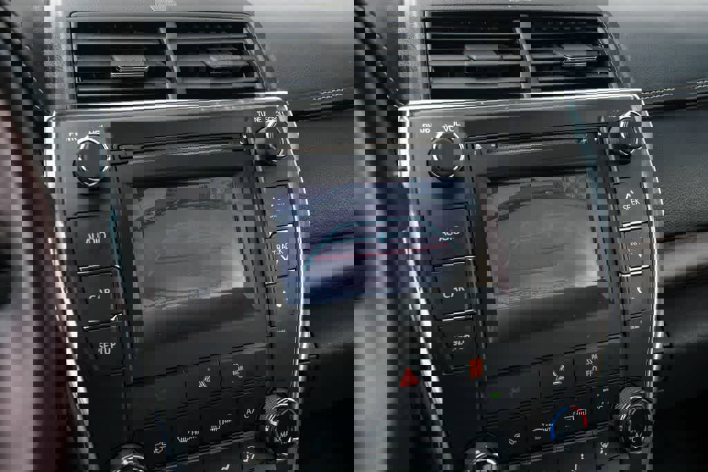 Used 2015 Toyota Camry LE FWD image 21